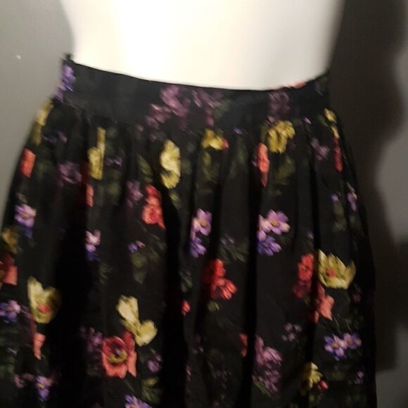 Talula Floral Mini Skirt - Picture 4 of 7